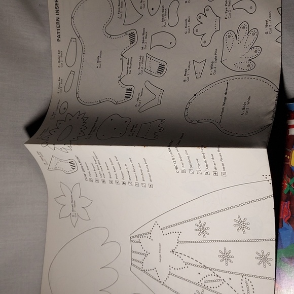 Vintage Leisure Arts Craft Leaflets 1005 Holiday Hoops and 1027 Felt Christmas - Picture 5 of 10